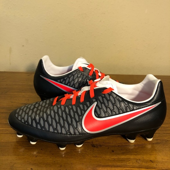 nike soccer cleats size 9